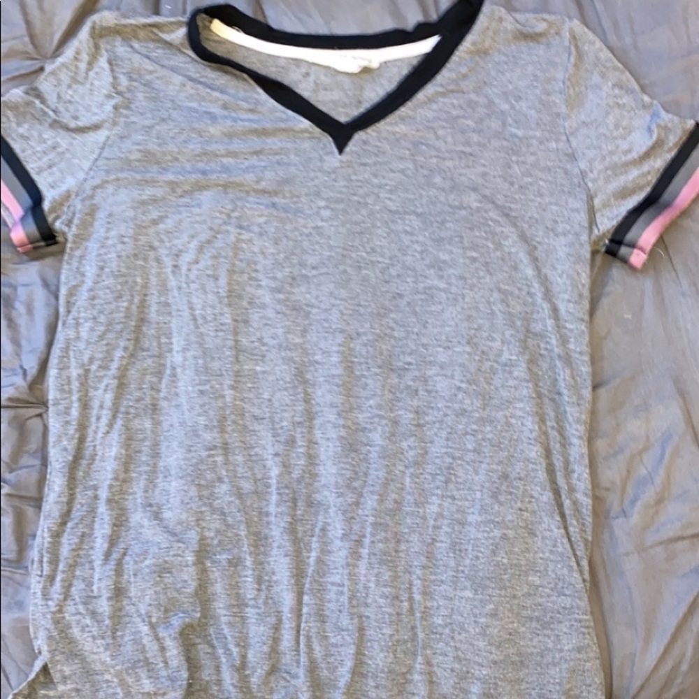 short sleeve v neck